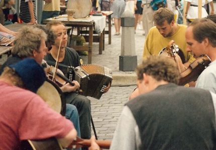 old%20days-102b-088a7910 ::bodhran-info:: - about me