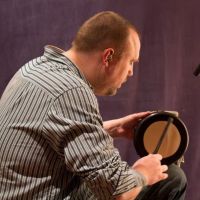 fb-100-3-e13093e1 ::bodhran-info:: - Pictures