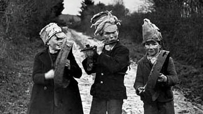 WrenBoys384-00a74c26 image WrenBoys384-00a74c26 ::bodhran-info:: – Geschichte