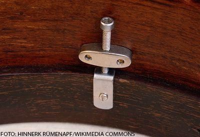 800px-203-0106-bodhran-rosewood-frame_hinnerk-ruemenapf-v01-i01-h2000-5ede73a0 image 800px-203-0106-bodhran-rosewood-frame_hinnerk-ruemenapf-v01-i01-h2000-5ede73a0 ::bodhran-info:: – Ratgeber Bodhránkauf
